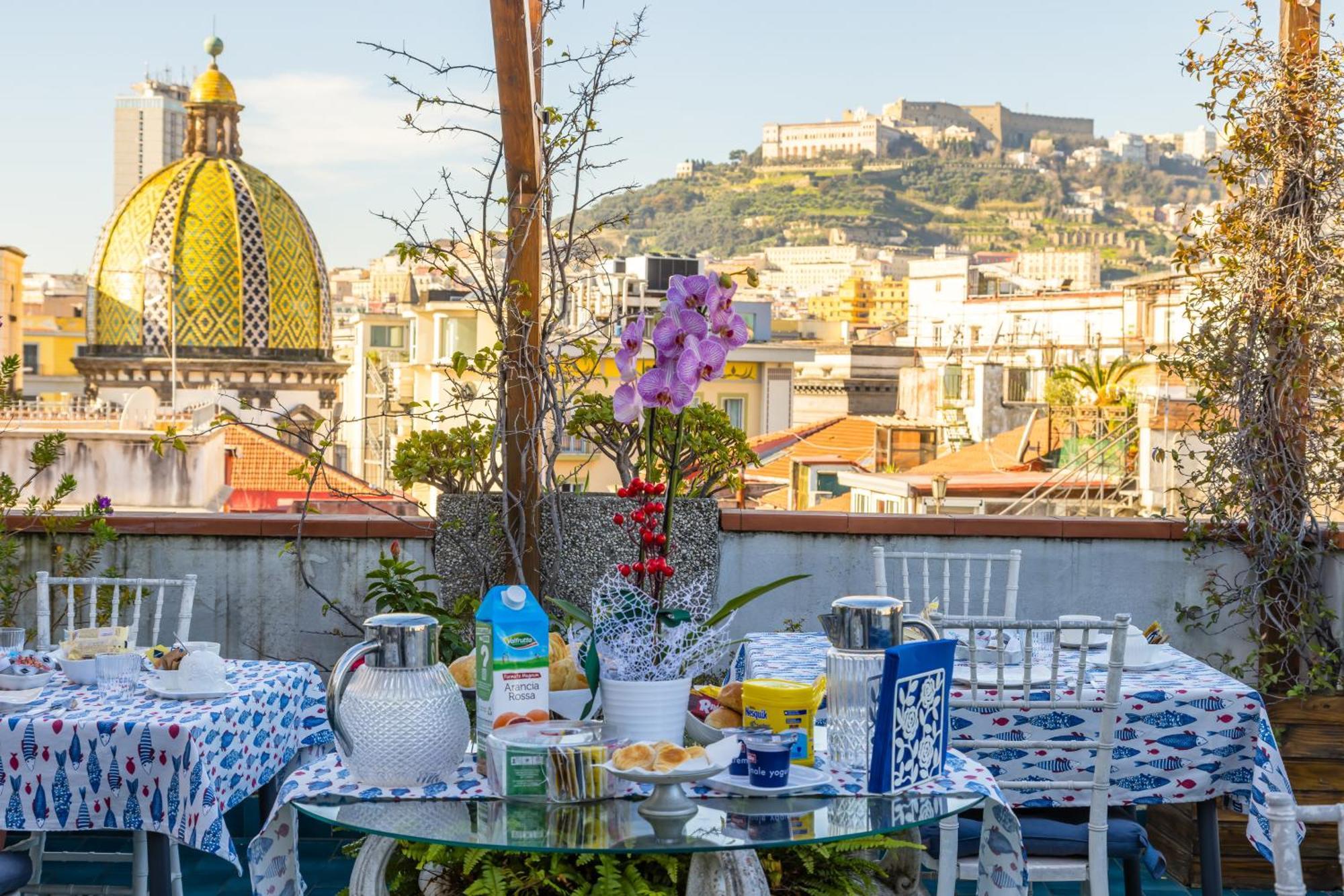 לינה וארוחת בוקר La Casa Di Bruno Napoli מראה חיצוני תמונה